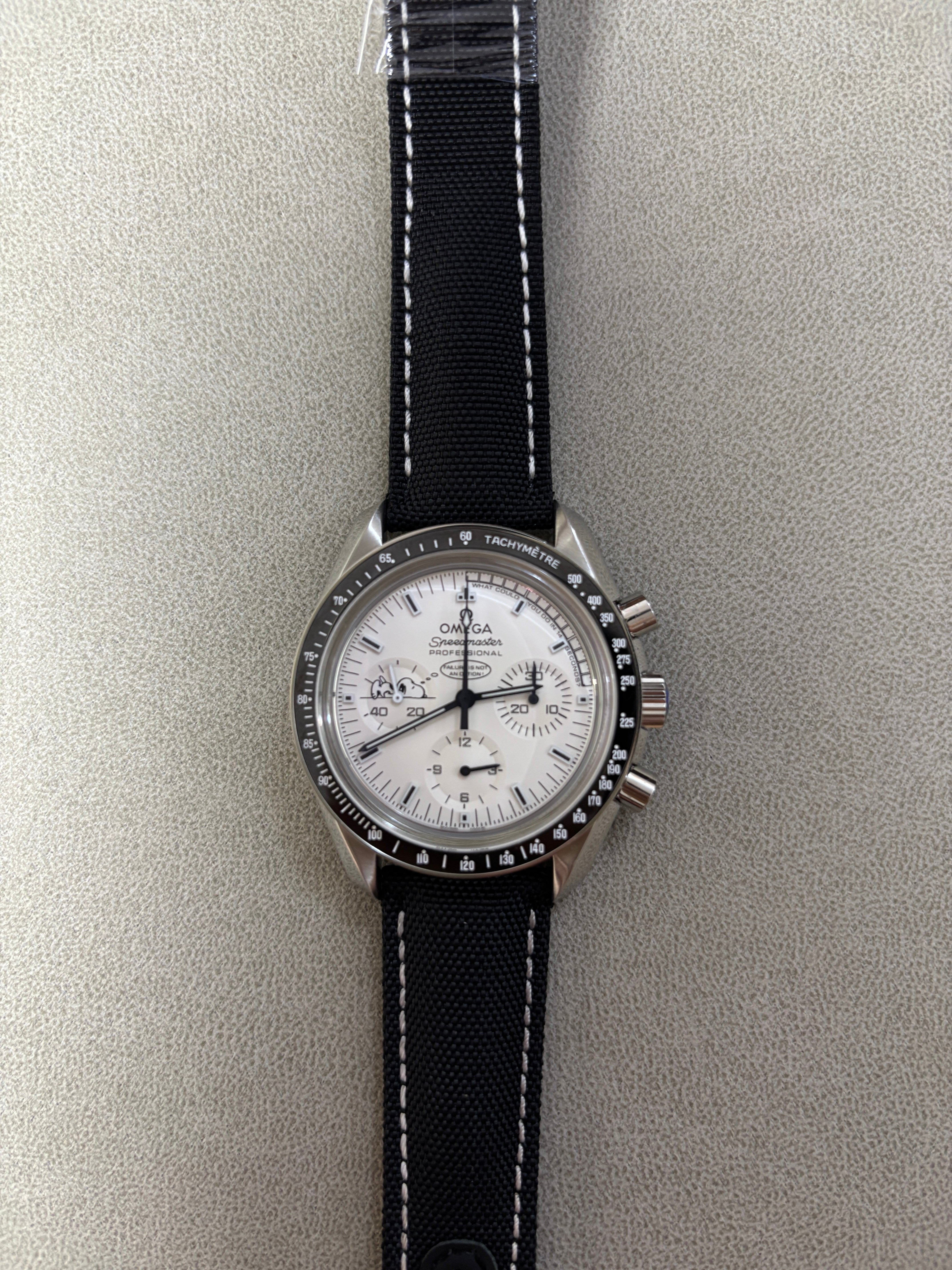 C12   Speedmaster "Silver Snoopy Award---311.32.42.30.04.003---42mm