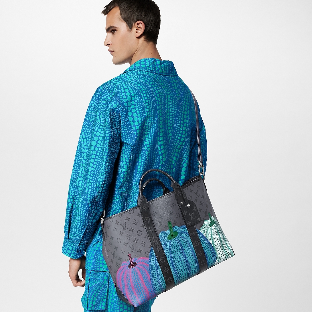 Weekend Tote M46434