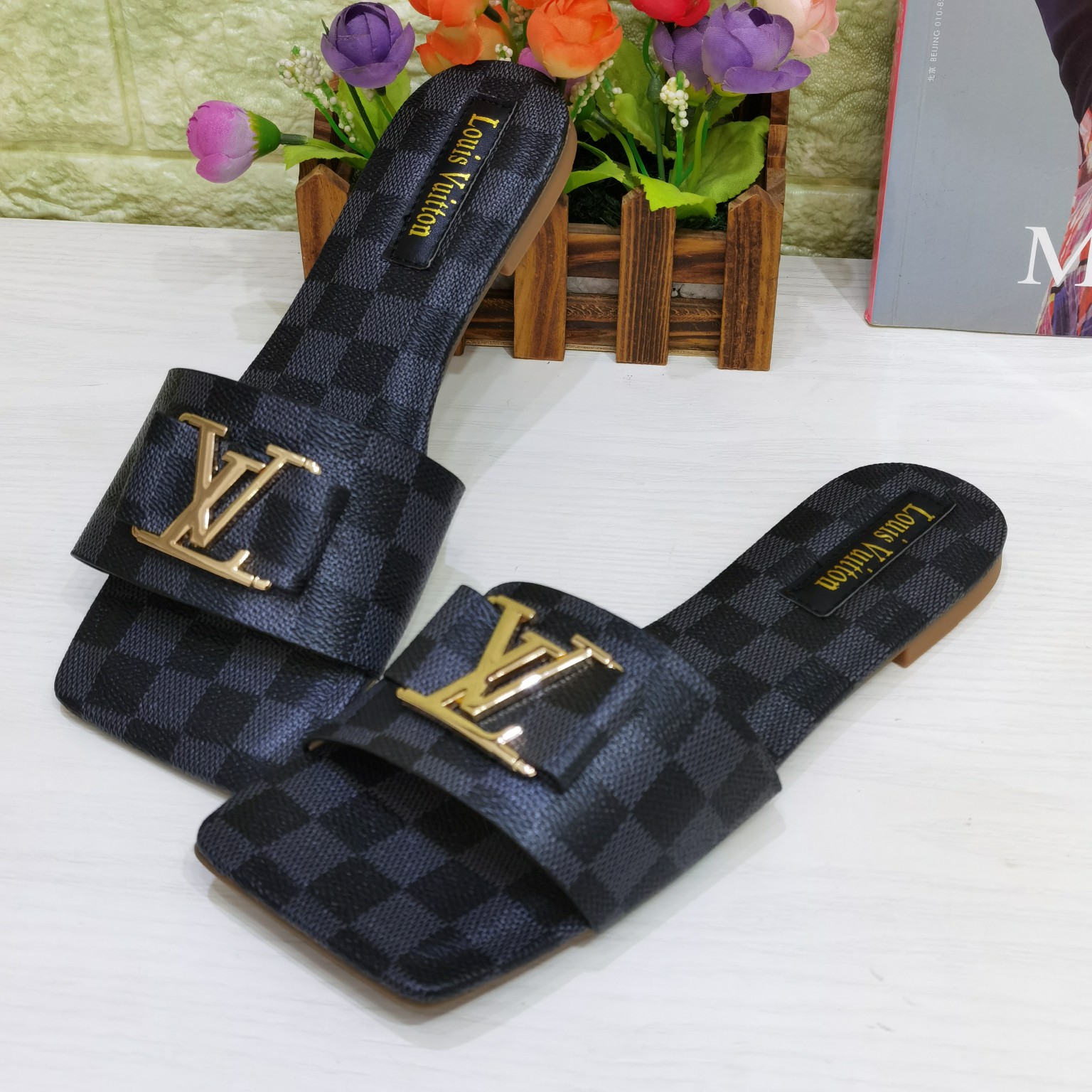 Shake Flat Mule