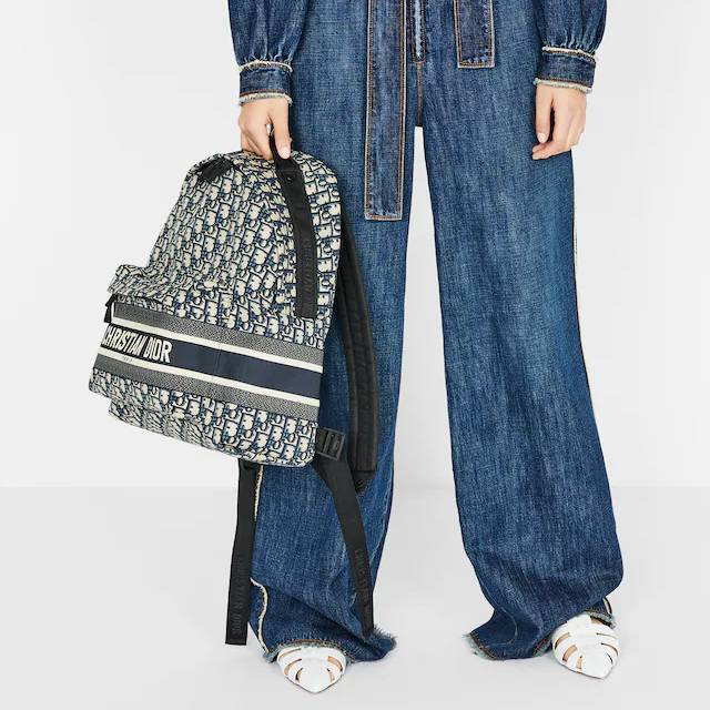 TRAVEL BACKPACK