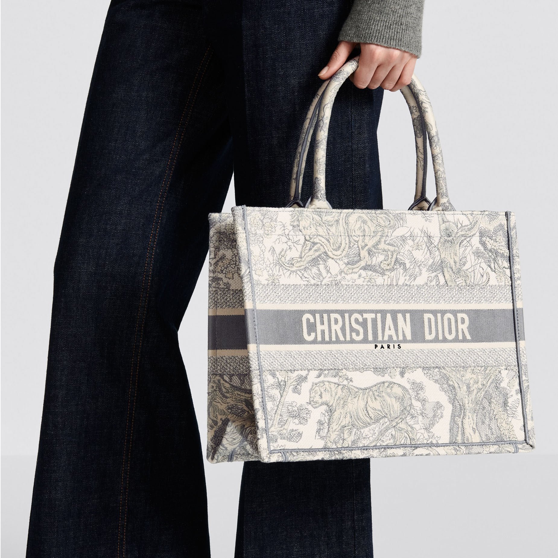 MEDIUM  BOOK TOTE