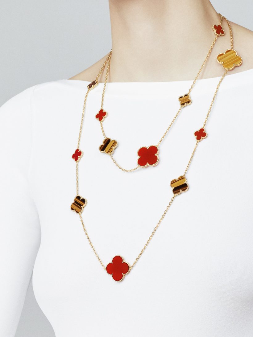 Magic Alhambra long necklace, 16 motifs