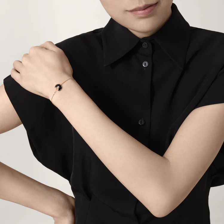 AMULETTE DE CARTIER BRACELET, XS MODEL