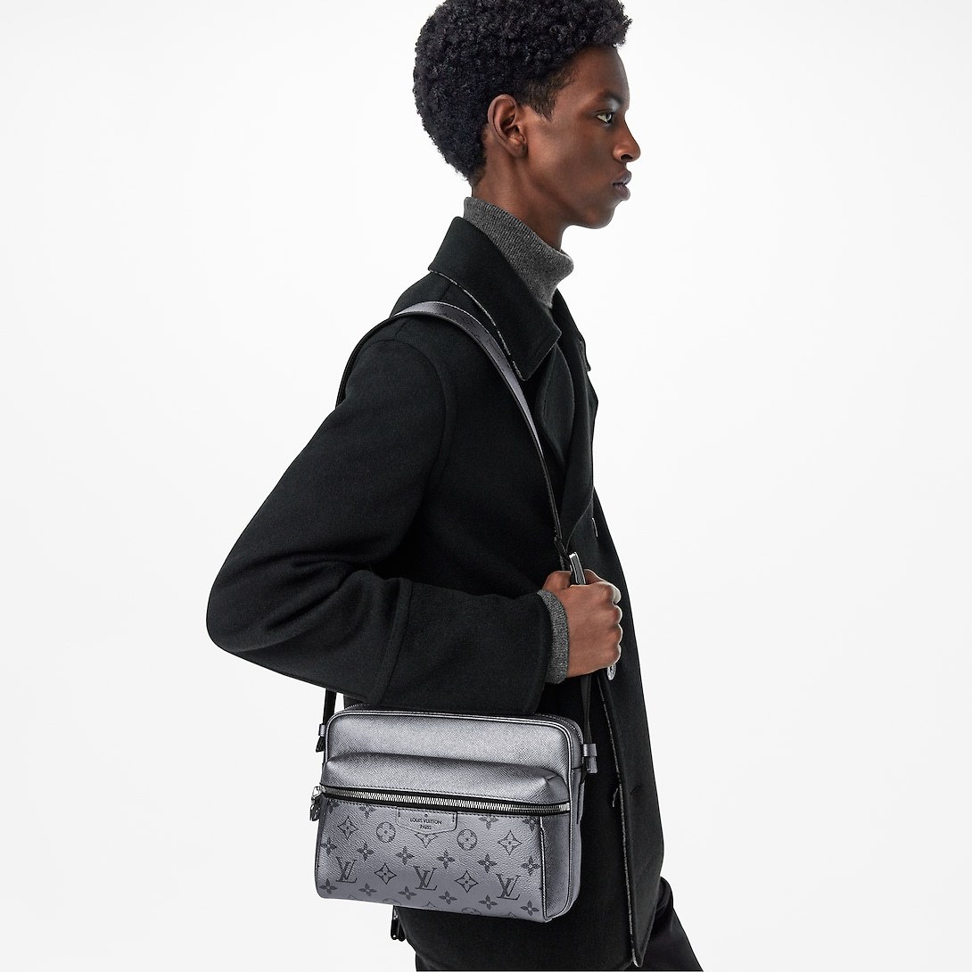 Outdoor Messenger