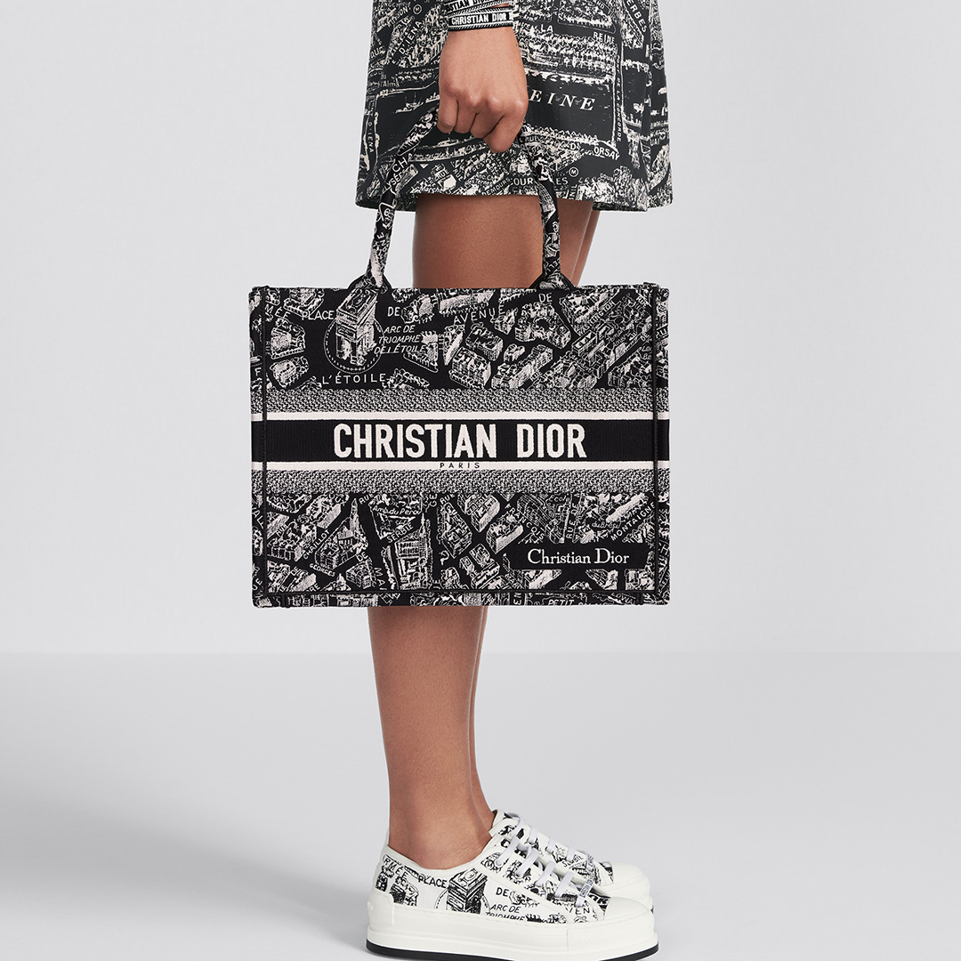 MEDIUM  BOOK TOTE