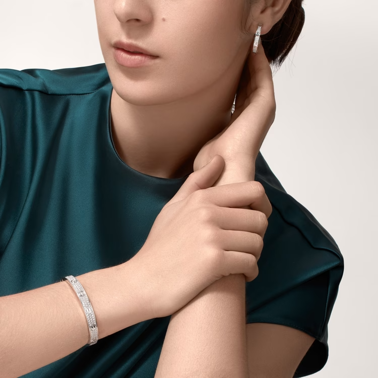 LOVE BRACELET