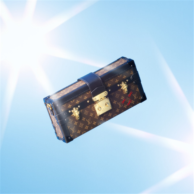 PETITE MALLE EAST WEST