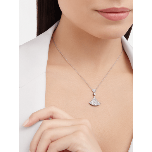 DIVAS DREAM NECKLACE