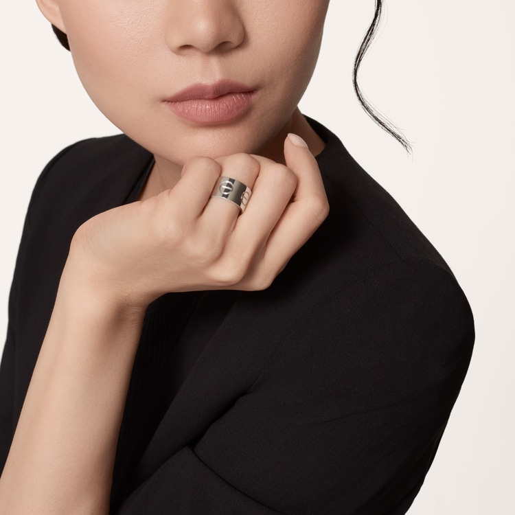 LOVE RING