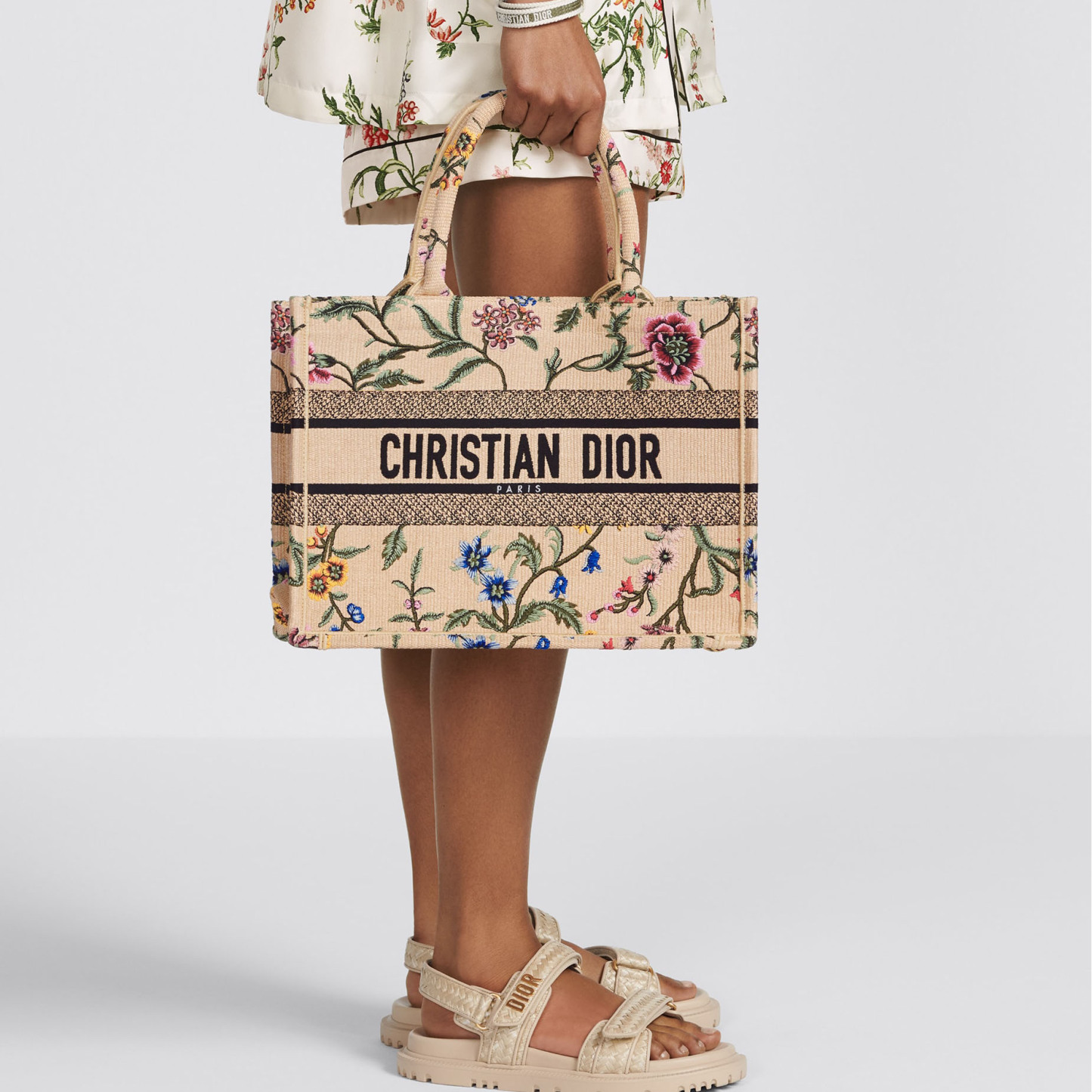MEDIUM  BOOK TOTE
