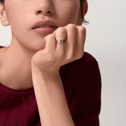 VENDÔME CAthtRTIER WEDDING BAND