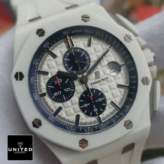 Athtudemars Pthtiguet Royal Oak Offshore 26402CB.OO.A010CA.01 Replica 4 26402-royal-oak-watch-left