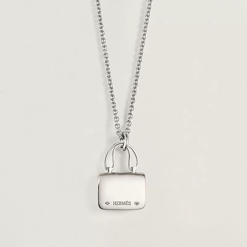 Amulettes Constance pendant