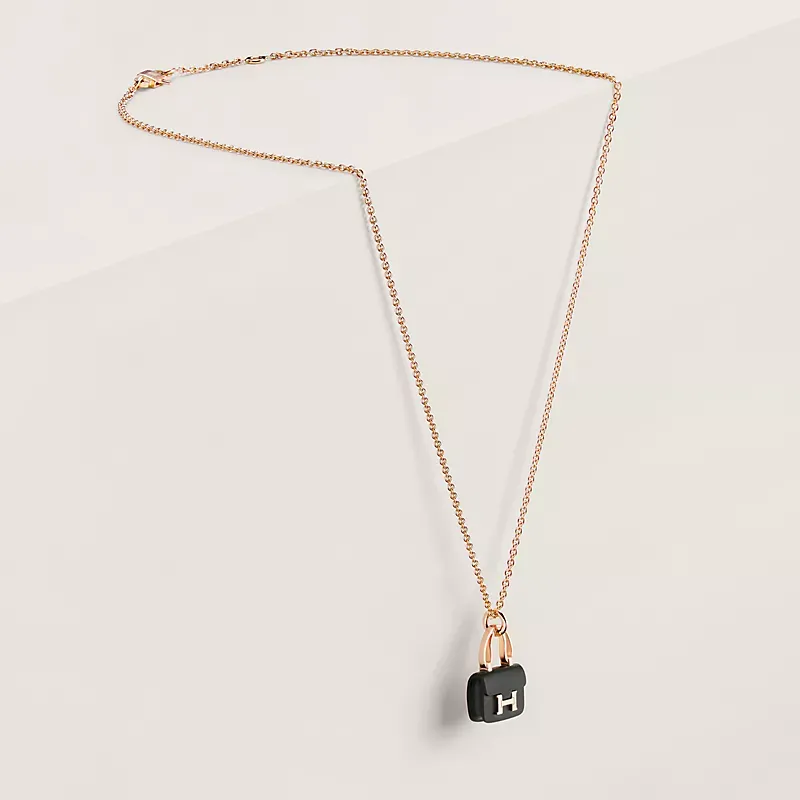 Amulettes Constance pendant