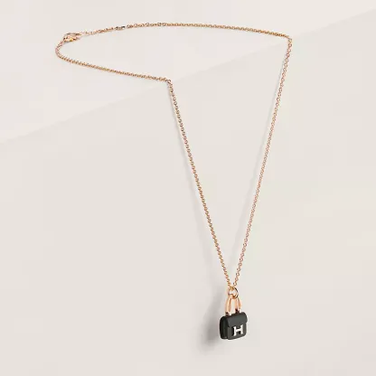 Amulettes Constance pendant