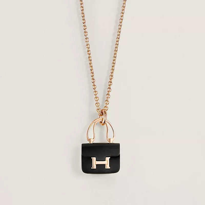 Amulettes Constance pendant