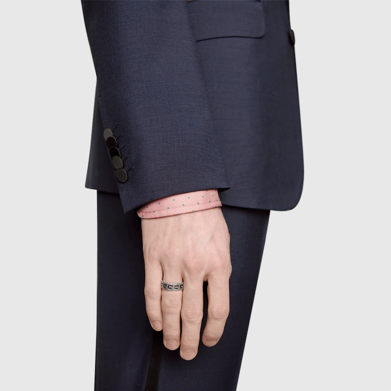 SILVER RING WITH SQUARE G