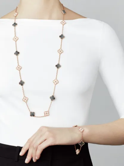 Vintage Alhambra long necklace, 20 motifs