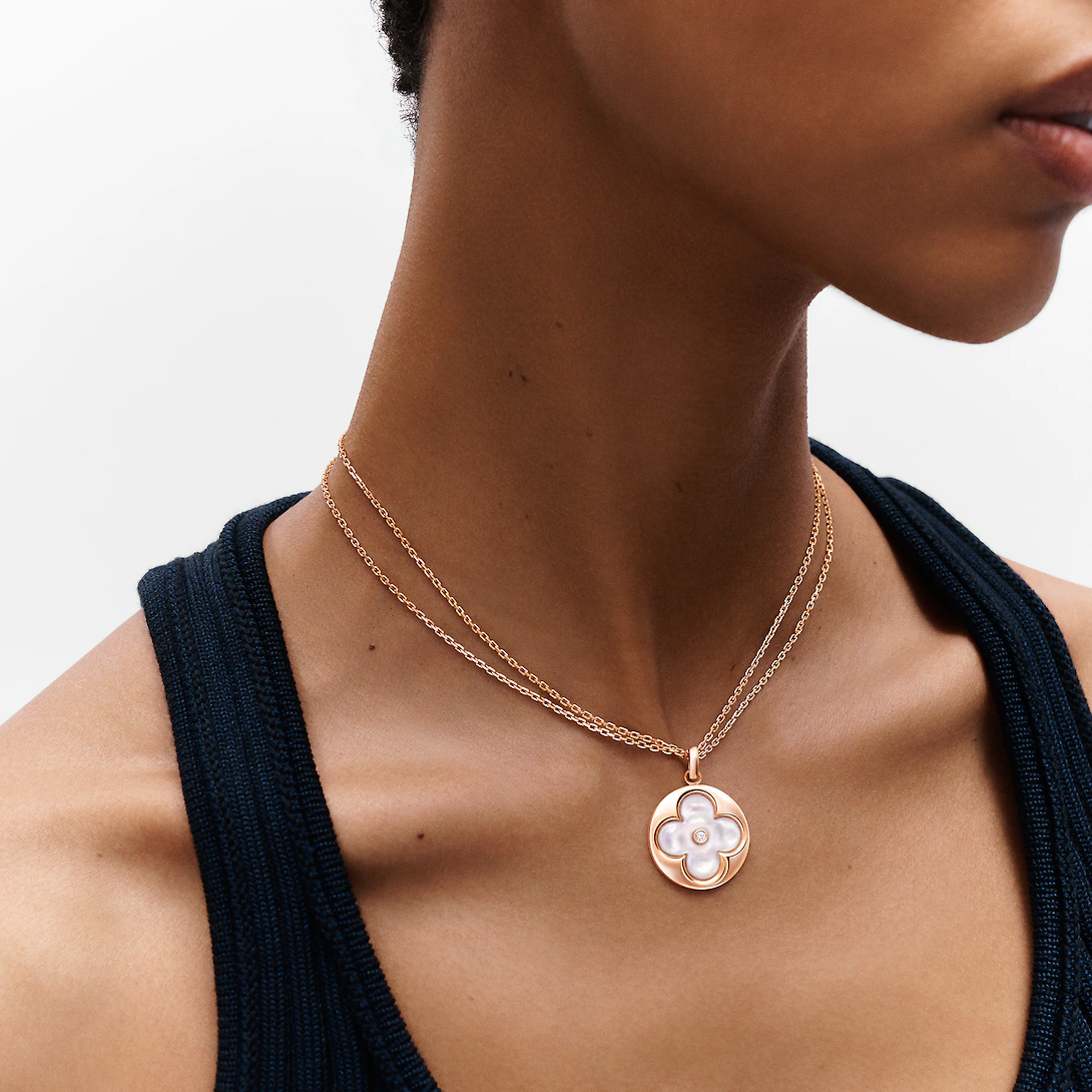 Color Blossom XL Medallion Pink Gold, White Mother-Of-Pearl and Diamond