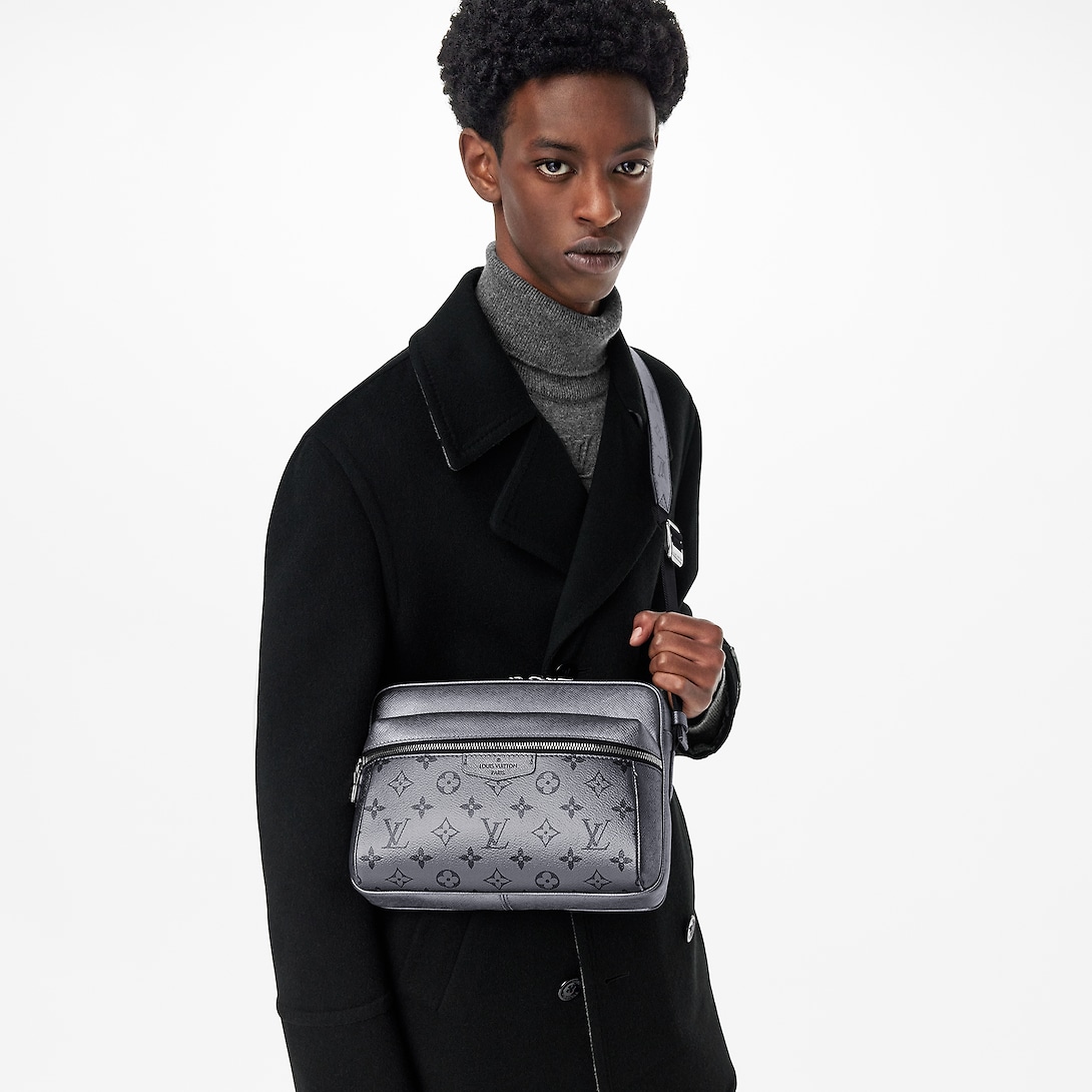 Outdoor Messenger