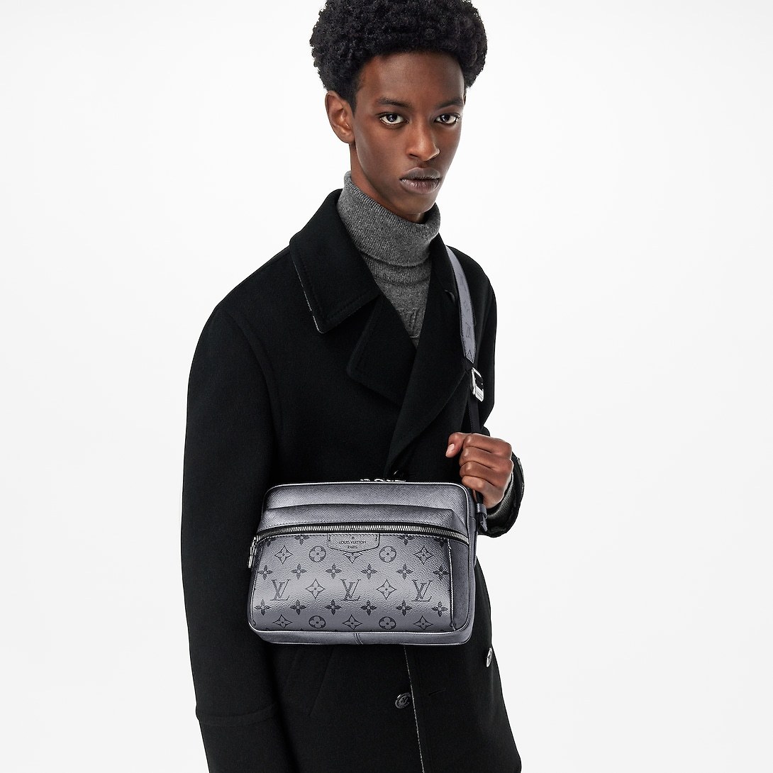 Outdoor Messenger