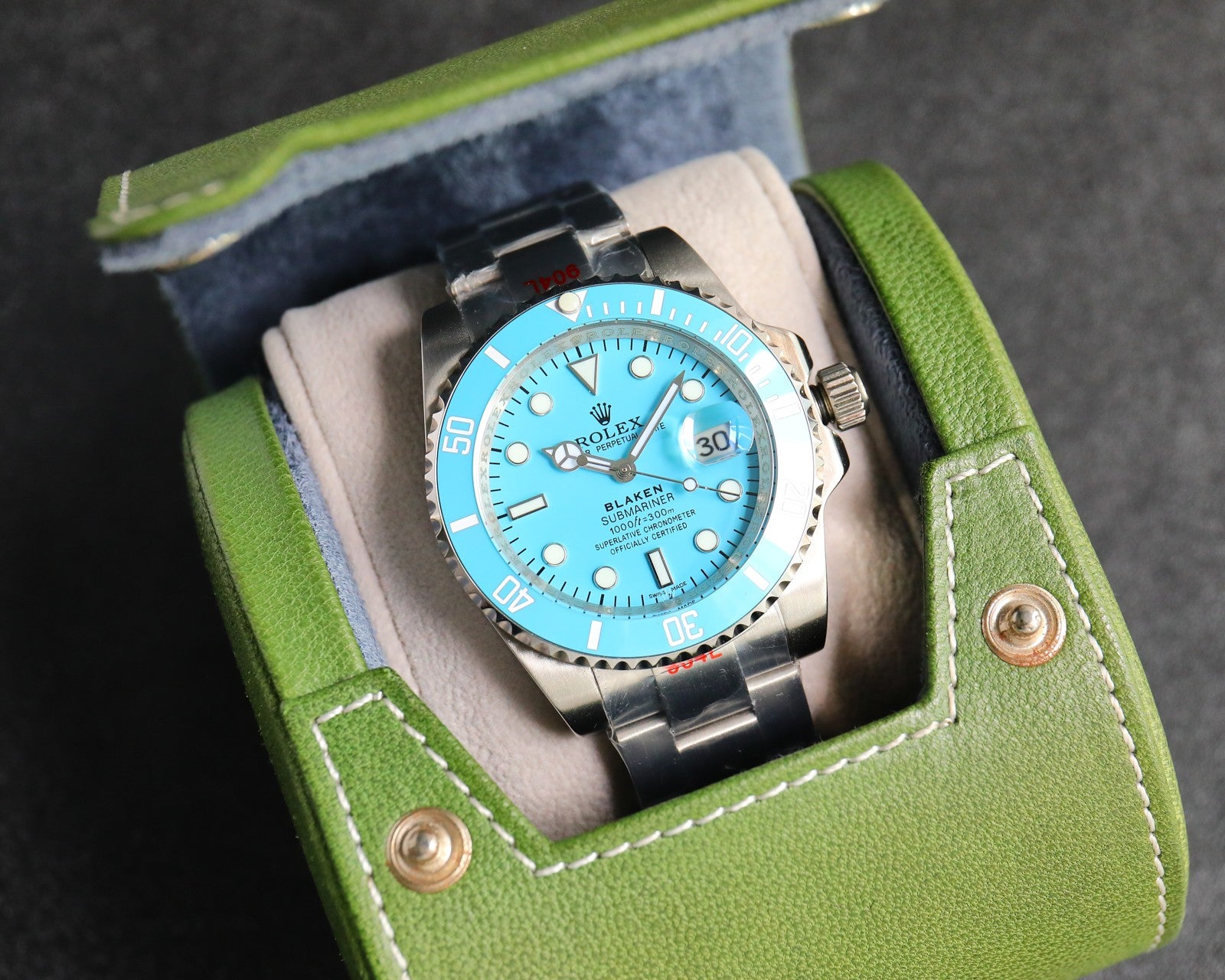 L8  Submariner---m126610LN--41mm