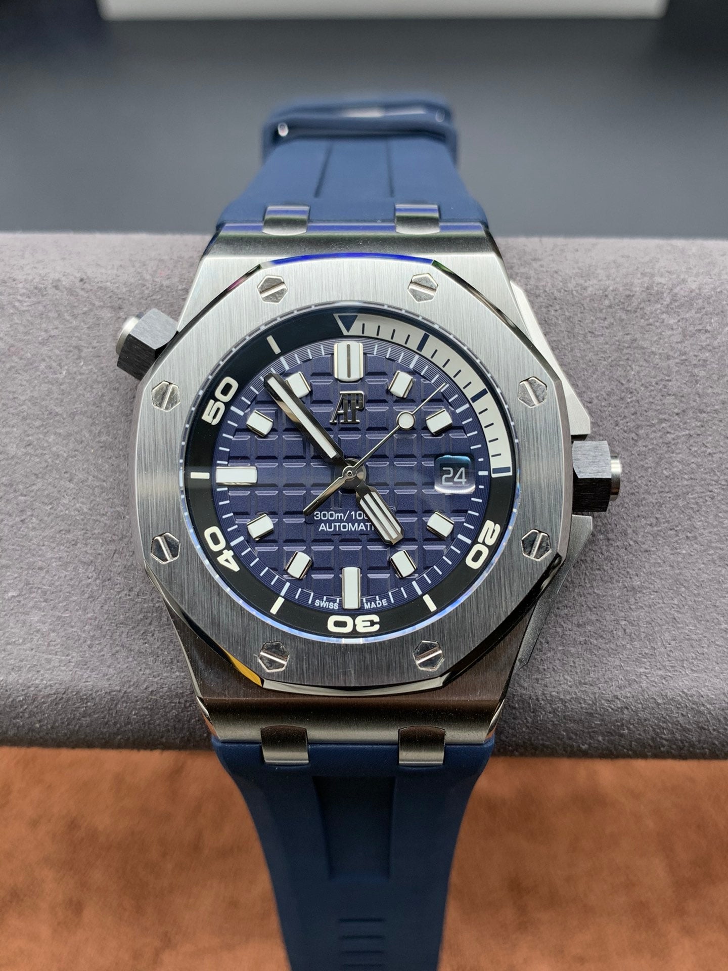 A2   Royal Oak ---15720ST.OO.A009CA.01---42mm