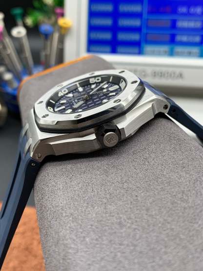 A2   Royal Oak ---15720ST.OO.A009CA.01---42mm