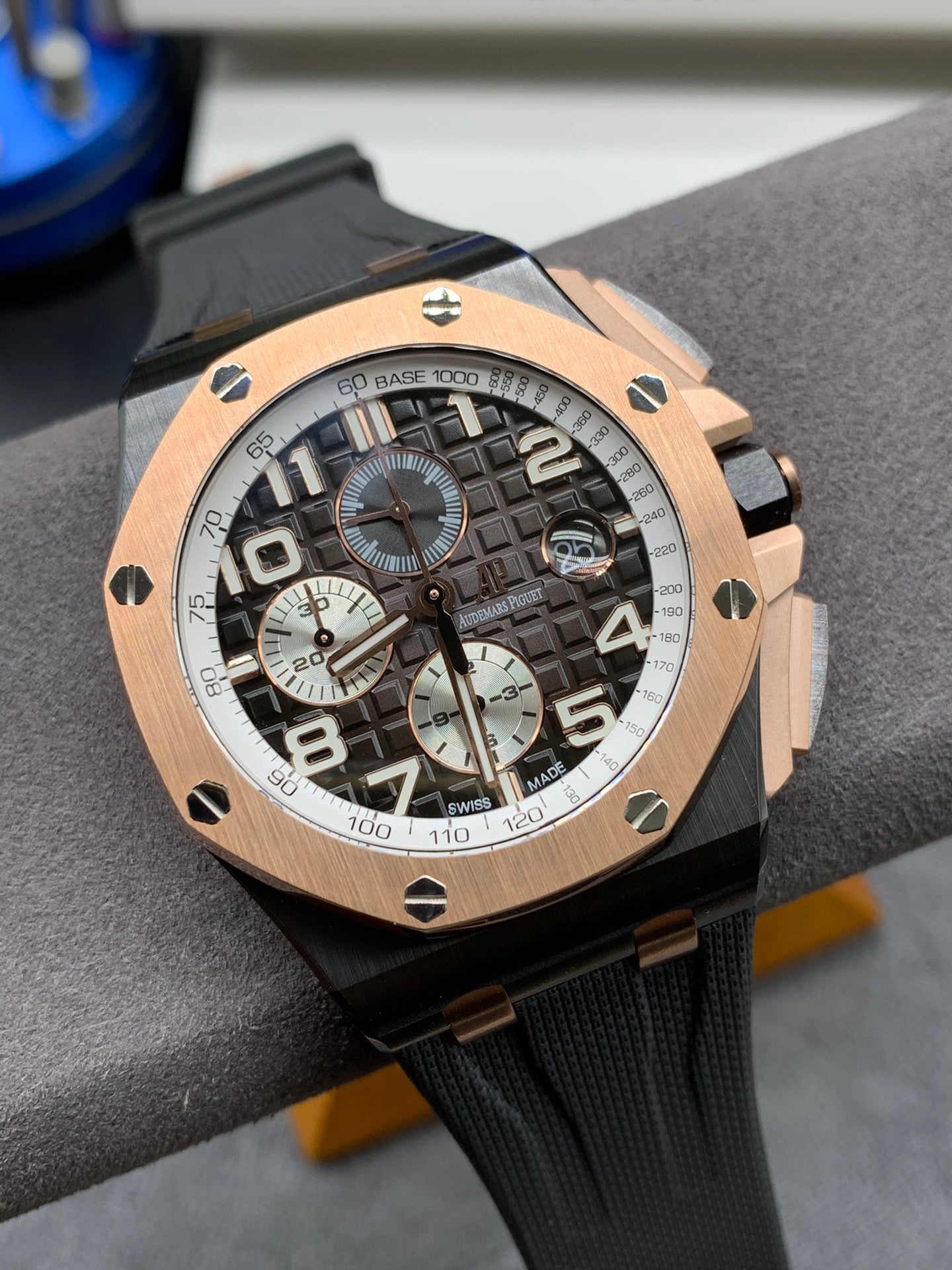 A4   Royal Oak---26405NR.OO.A002CA.01---42mm