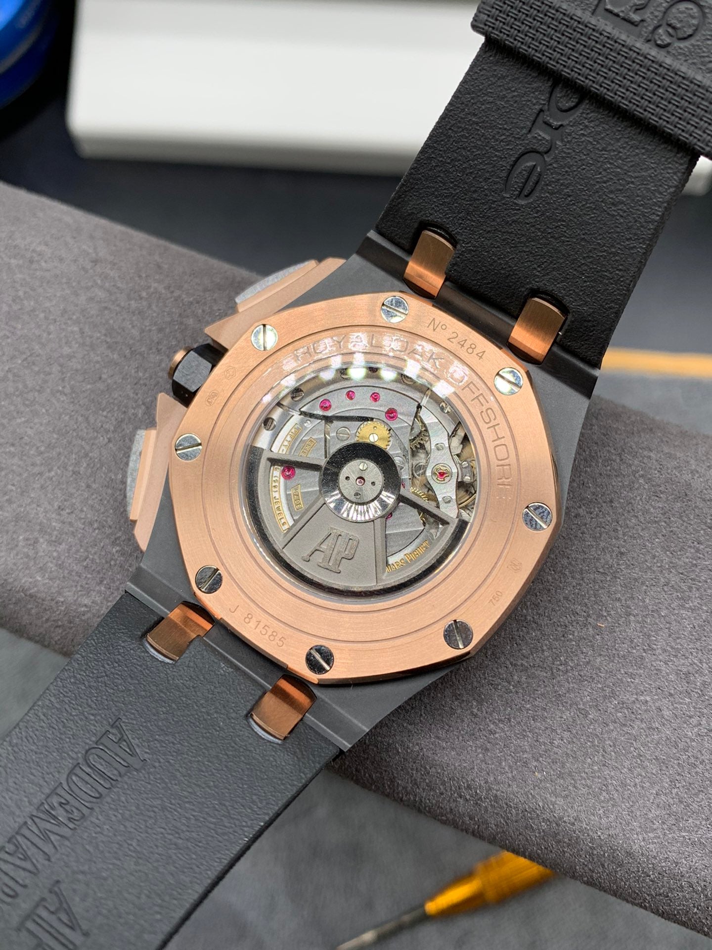 A4   Royal Oak---26405NR.OO.A002CA.01---42mm