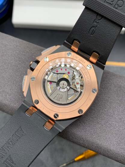 A4   Royal Oak---26405NR.OO.A002CA.01---42mm