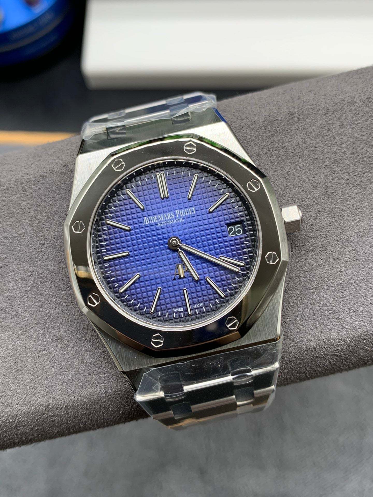 A5   Royal Oak---15202IP.OO.1240IP.01---39mm