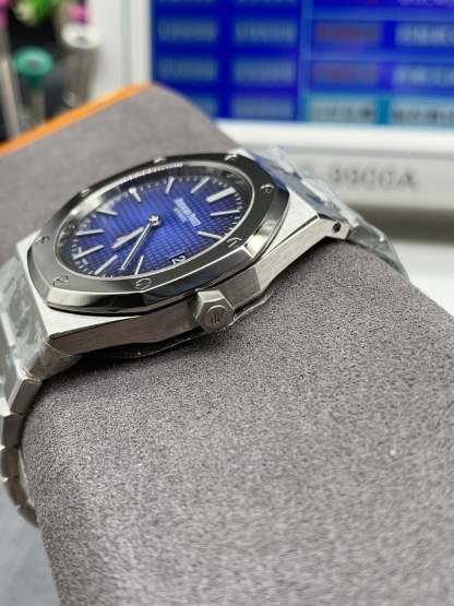 A5   Royal Oak---15202IP.OO.1240IP.01---39mm