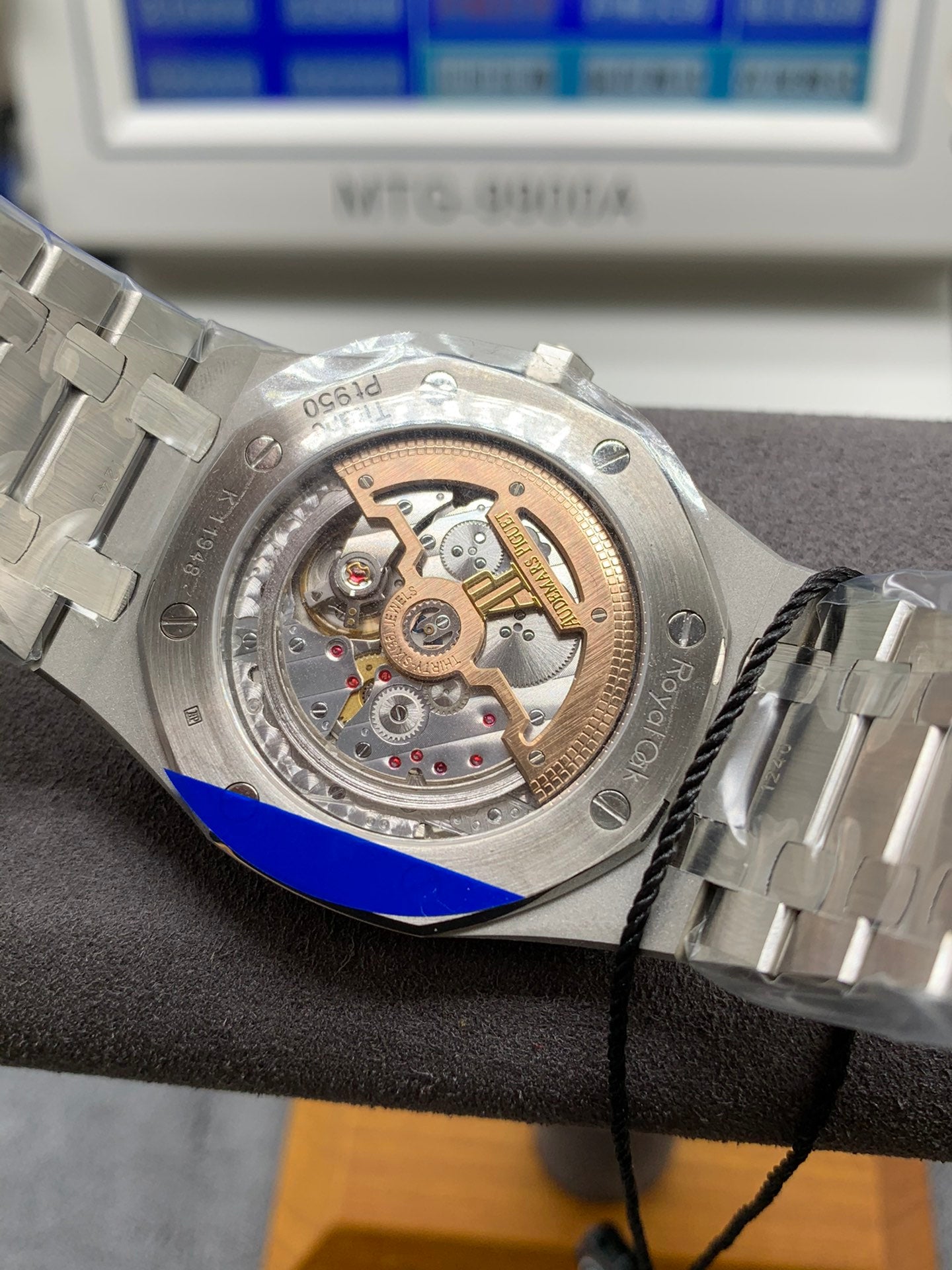 A5   Royal Oak---15202IP.OO.1240IP.01---39mm