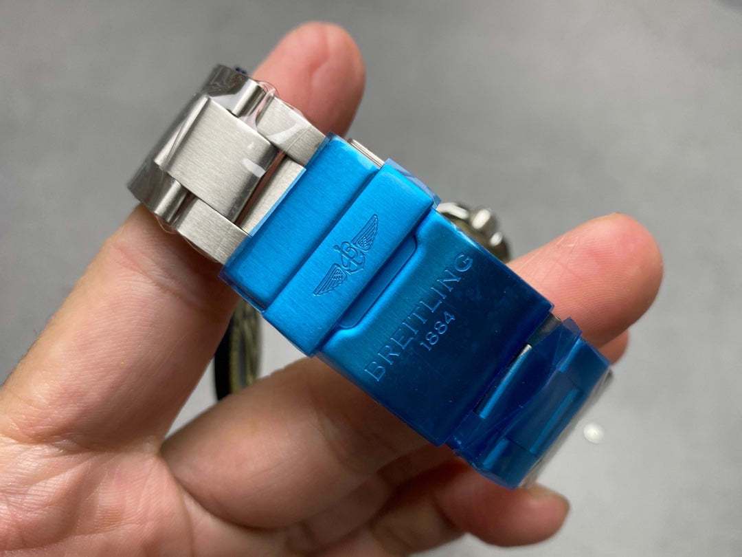 F9   Automatic ---A17388---43mm