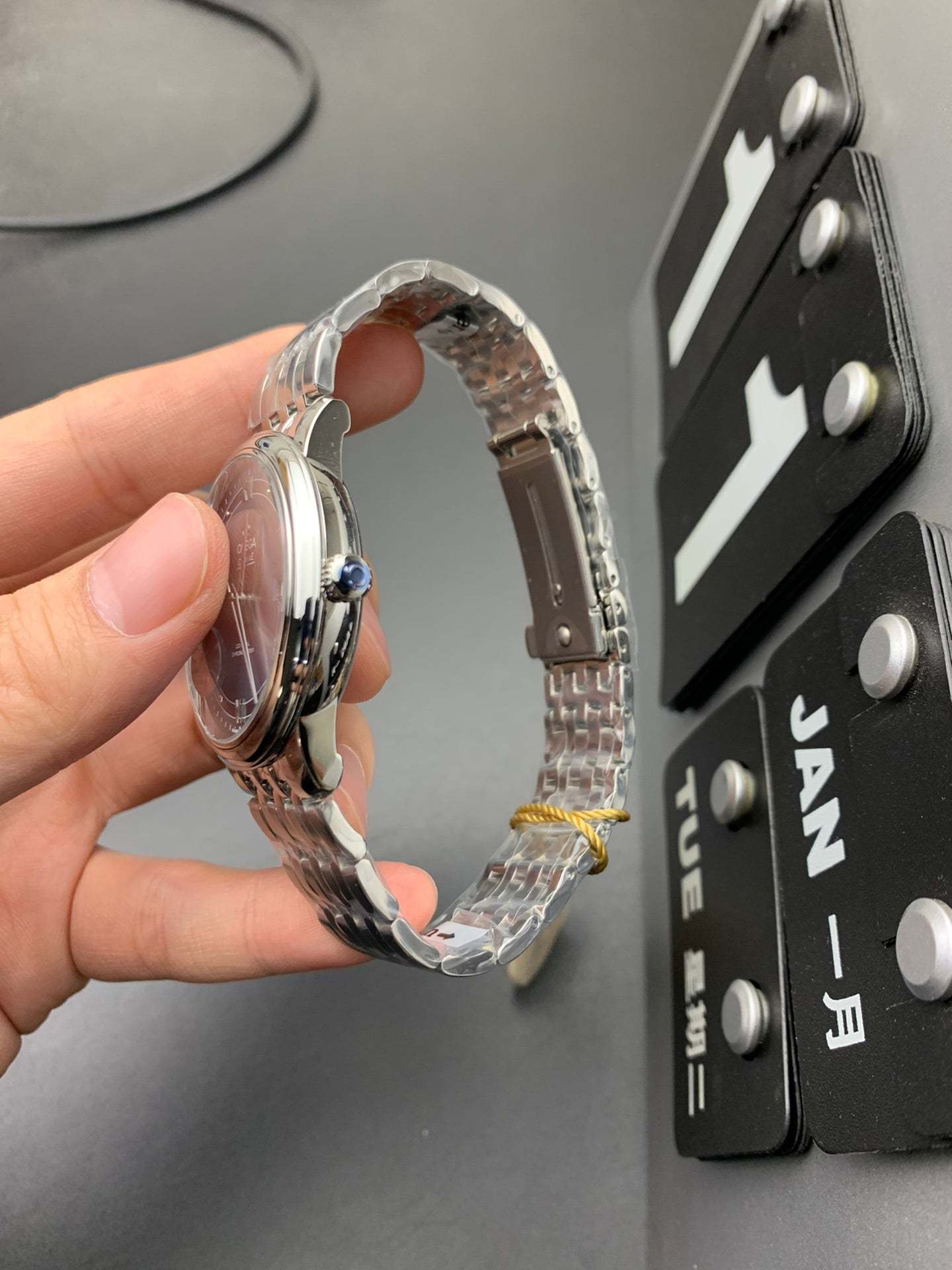 J4   DE VILLE---424.10.40.20.03.002---39.5mm