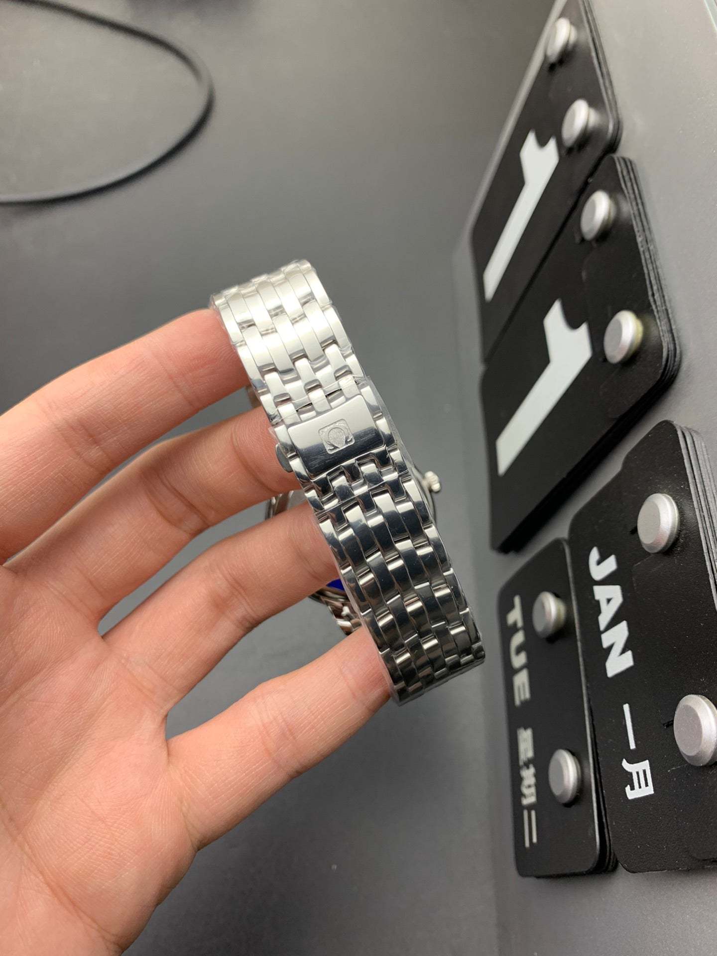 J4   DE VILLE---424.10.40.20.03.002---39.5mm