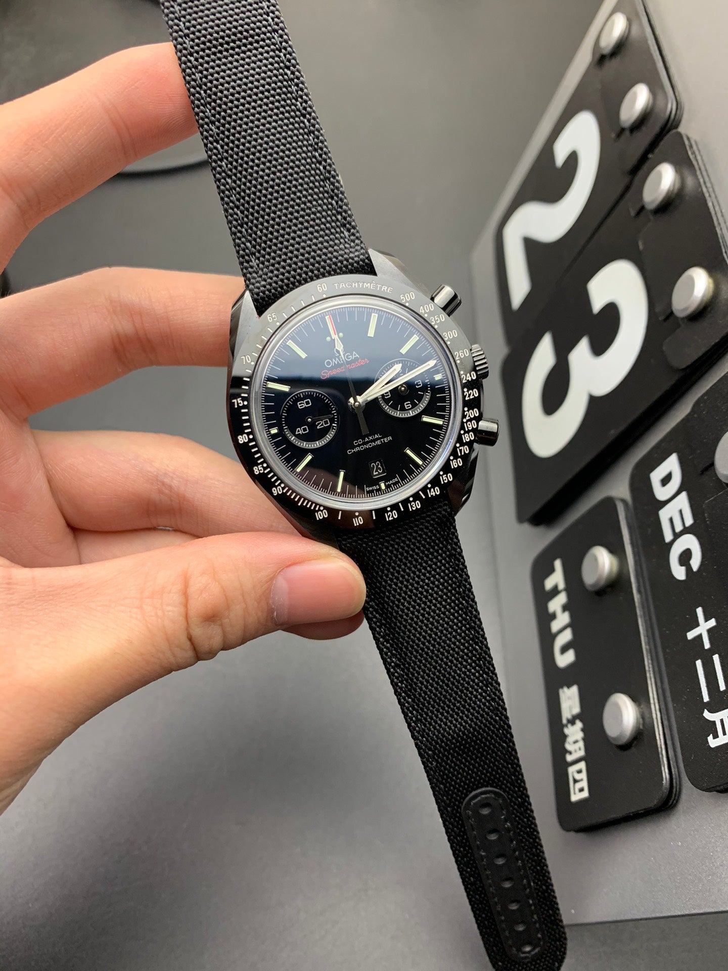 C4   Speedmaster Dark Side of the Moon---311.92.44.51.01.007---44.25mm