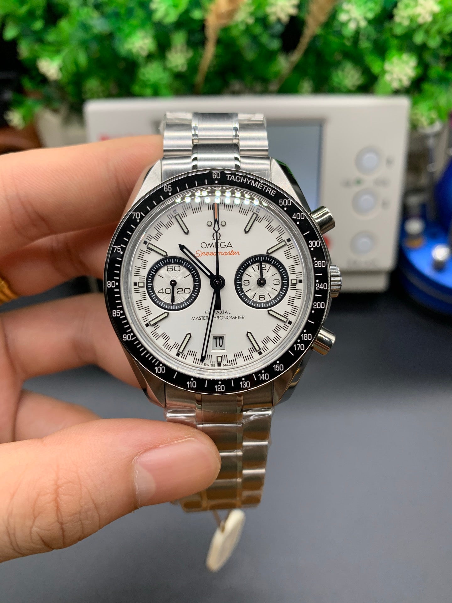 c6  Speedmaster---329.30.44.51.04.001---44.25mm