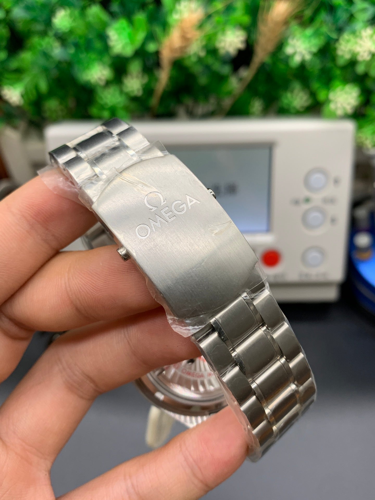 c6  Speedmaster---329.30.44.51.04.001---44.25mm
