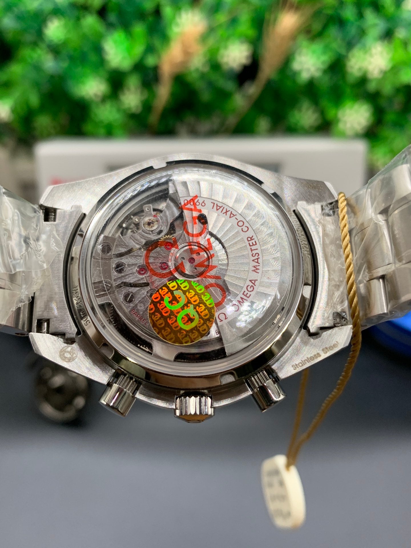 c6  Speedmaster---329.30.44.51.04.001---44.25mm