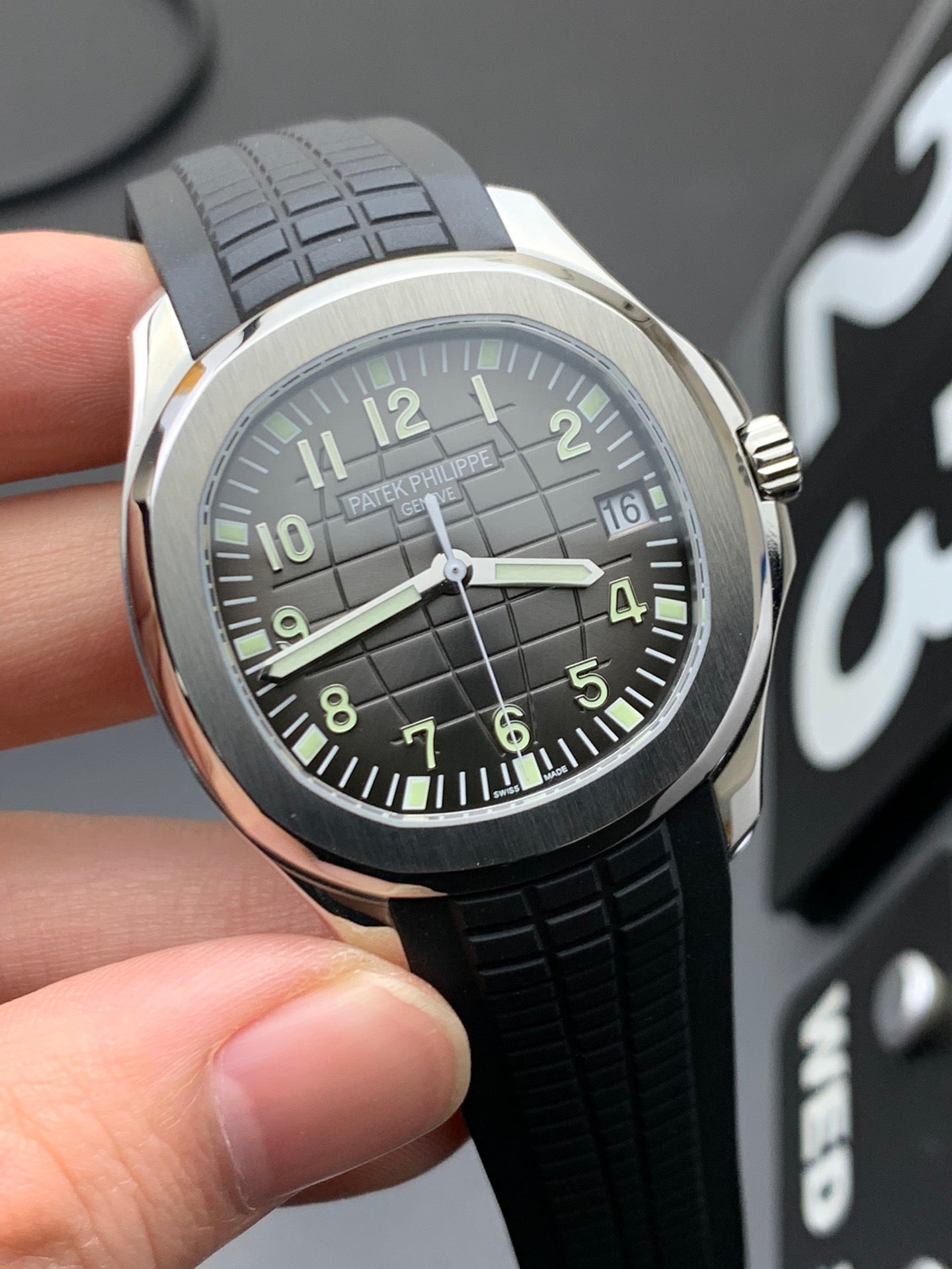 W4   Aquanau---5167A-001---40mm