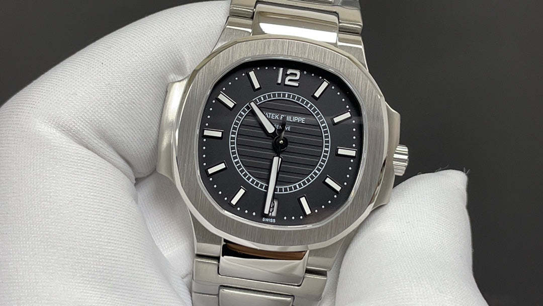 W5   nautilus---  5711/1A-010---35.2mm