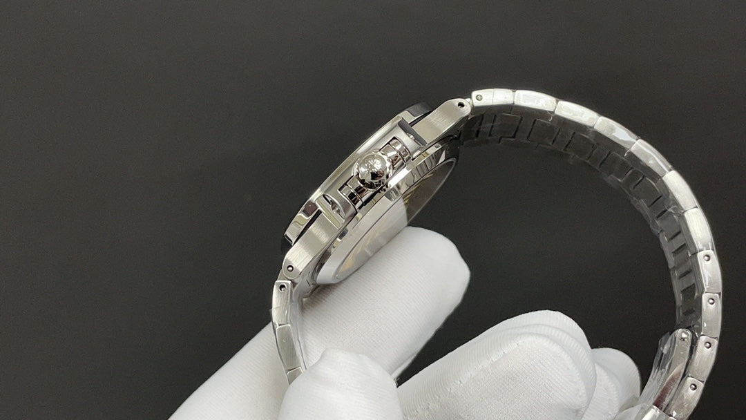 W5   nautilus---  5711/1A-010---35.2mm