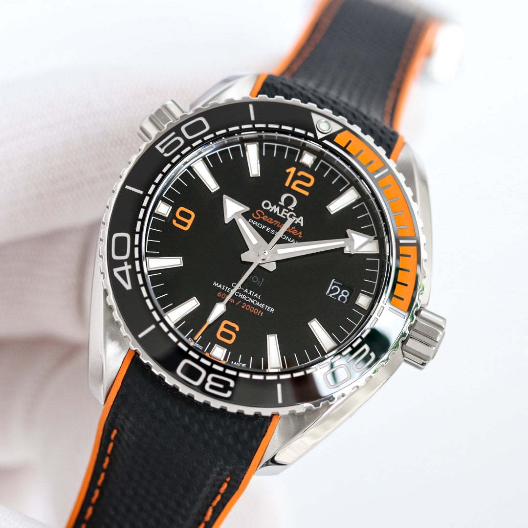 Z9   Seamaster600---215.32.44.21.01.001---43.5mm