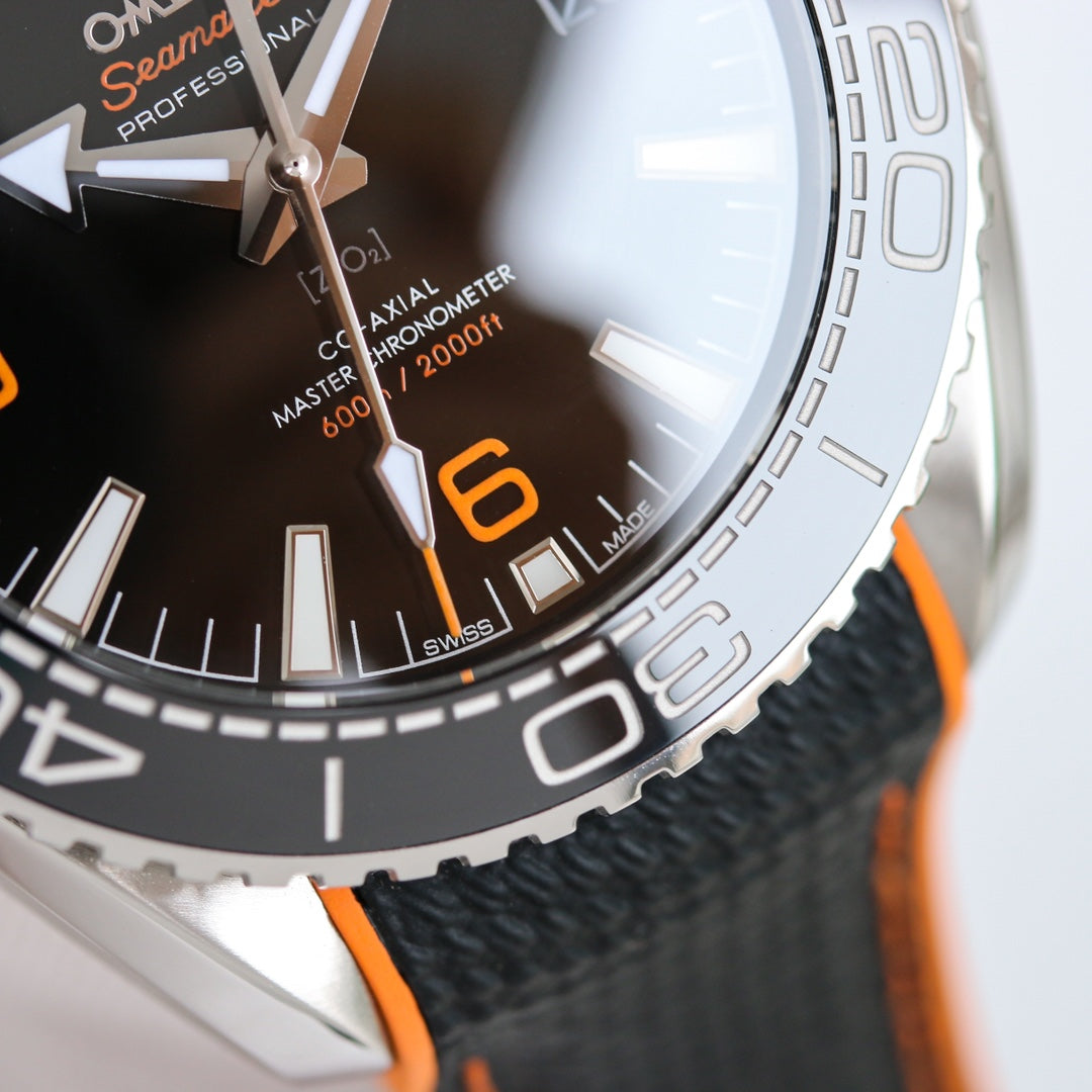 Z9   Seamaster600---215.32.44.21.01.001---43.5mm