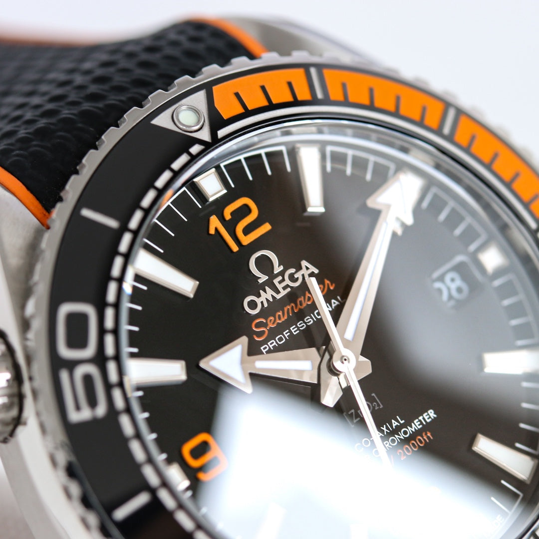 Z9   Seamaster600---215.32.44.21.01.001---43.5mm