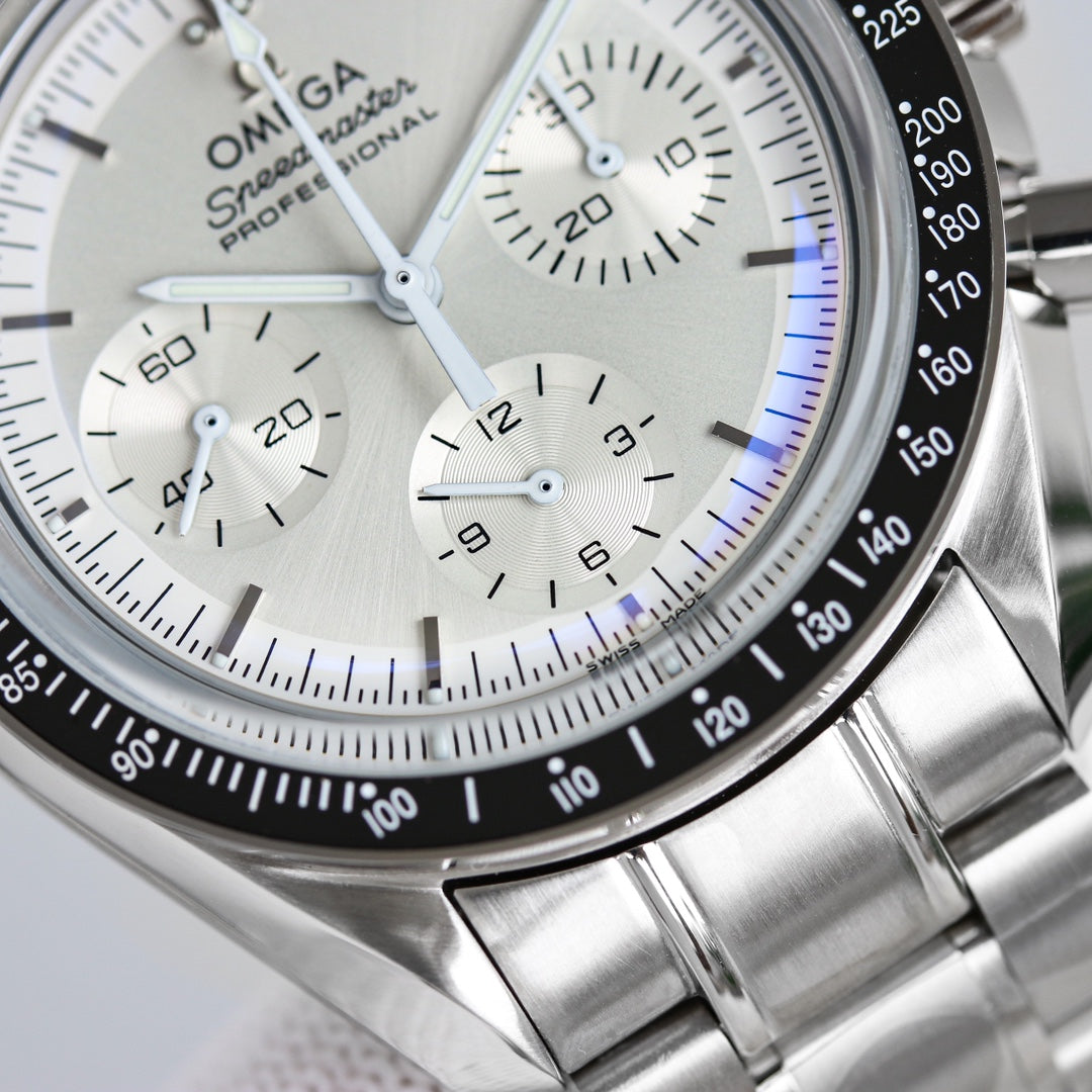 C3   Speedmaster Professional---  310.30.42.50.02.001---40mm