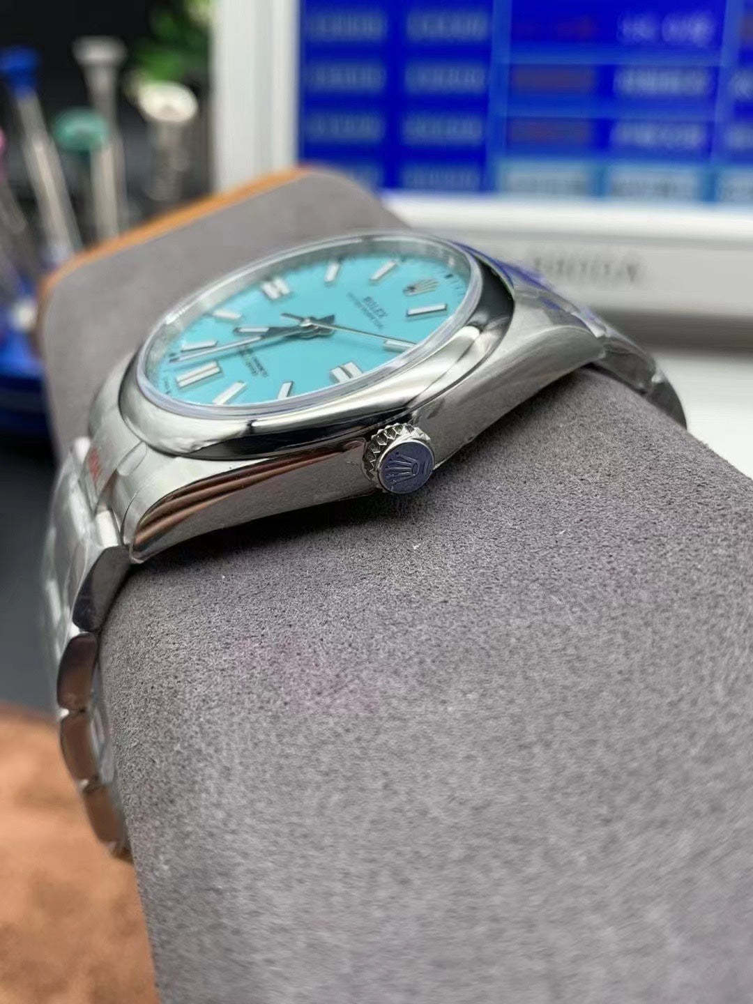 L11   Oyster Perpetual---m124300---41mm