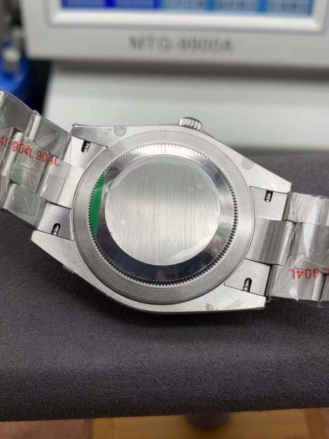 L11   Oyster Perpetual---m124300---41mm